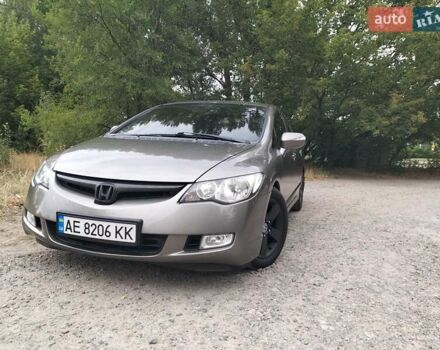 Серый Хонда Цивик, объемом двигателя 1.8 л и пробегом 243 тыс. км за 6600 $, фото 2 на Automoto.ua