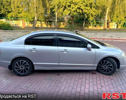 Серый Хонда Цивик, объемом двигателя 1.8 л и пробегом 316 тыс. км за 6200 $, фото 2 на Automoto.ua