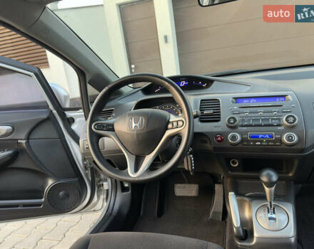 Серый Хонда Цивик, объемом двигателя 1.8 л и пробегом 176 тыс. км за 7999 $, фото 60 на Automoto.ua