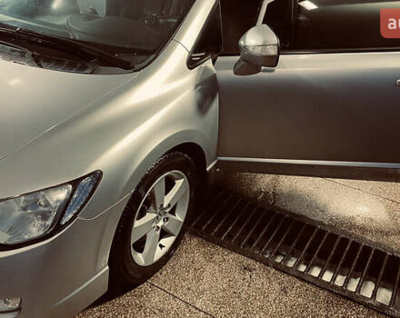 Серый Хонда Цивик, объемом двигателя 1.8 л и пробегом 199 тыс. км за 7500 $, фото 2 на Automoto.ua