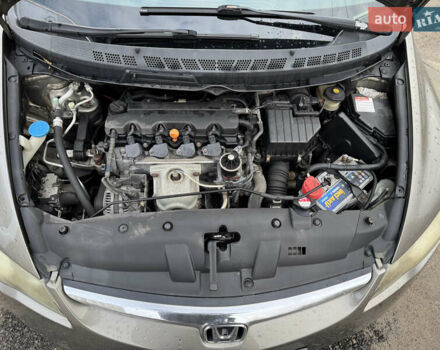 Сірий Хонда Сівік, об'ємом двигуна 1.8 л та пробігом 181 тис. км за 6800 $, фото 9 на Automoto.ua