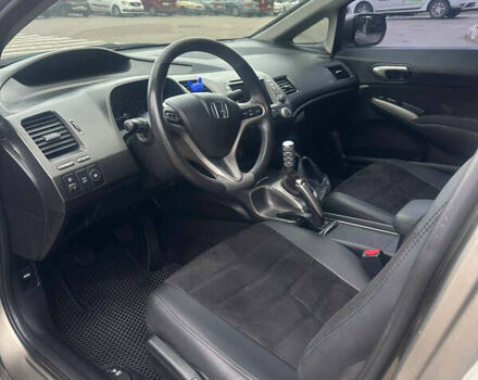 Серый Хонда Цивик, объемом двигателя 1.8 л и пробегом 311 тыс. км за 5500 $, фото 5 на Automoto.ua