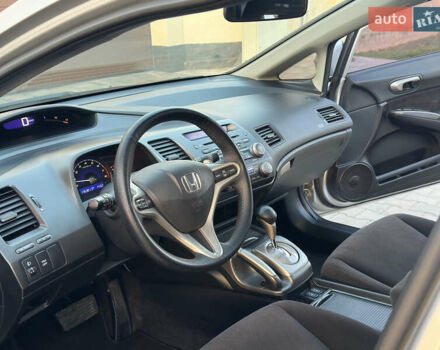 Серый Хонда Цивик, объемом двигателя 1.8 л и пробегом 176 тыс. км за 7999 $, фото 49 на Automoto.ua