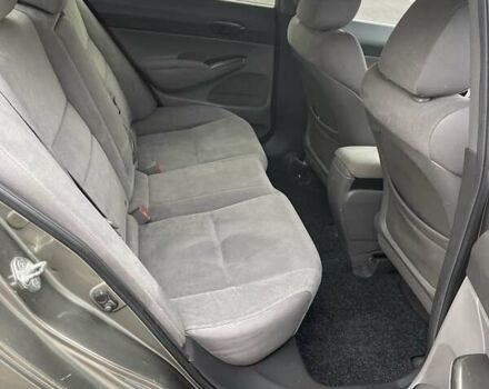 Серый Хонда Цивик, объемом двигателя 1.8 л и пробегом 289 тыс. км за 6200 $, фото 6 на Automoto.ua