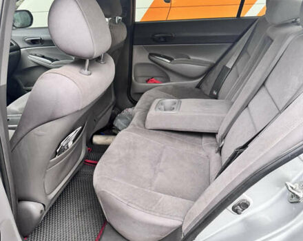 Серый Хонда Цивик, объемом двигателя 1.8 л и пробегом 316 тыс. км за 5750 $, фото 11 на Automoto.ua