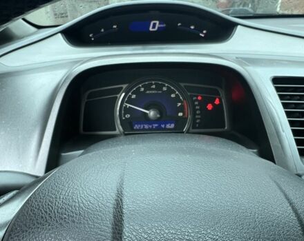 Серый Хонда Цивик, объемом двигателя 1.8 л и пробегом 225 тыс. км за 5100 $, фото 2 на Automoto.ua