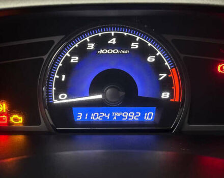 Серый Хонда Цивик, объемом двигателя 1.8 л и пробегом 311 тыс. км за 5500 $, фото 8 на Automoto.ua