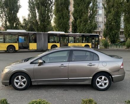 Серый Хонда Цивик, объемом двигателя 1.3 л и пробегом 255 тыс. км за 5000 $, фото 8 на Automoto.ua