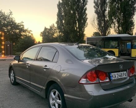 Серый Хонда Цивик, объемом двигателя 1.3 л и пробегом 255 тыс. км за 5000 $, фото 4 на Automoto.ua