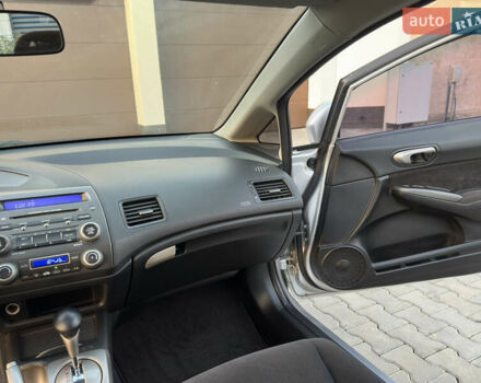 Серый Хонда Цивик, объемом двигателя 1.8 л и пробегом 176 тыс. км за 7999 $, фото 58 на Automoto.ua