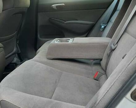 Серый Хонда Цивик, объемом двигателя 1.3 л и пробегом 209 тыс. км за 7000 $, фото 11 на Automoto.ua