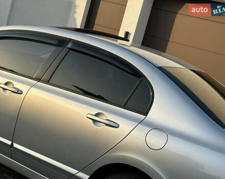 Серый Хонда Цивик, объемом двигателя 1.8 л и пробегом 176 тыс. км за 7999 $, фото 5 на Automoto.ua