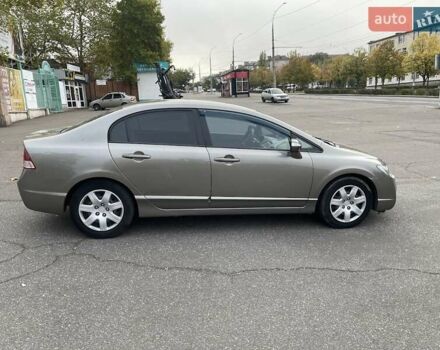 Серый Хонда Цивик, объемом двигателя 1.8 л и пробегом 289 тыс. км за 6200 $, фото 2 на Automoto.ua