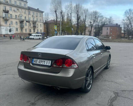 Серый Хонда Цивик, объемом двигателя 1.8 л и пробегом 311 тыс. км за 5500 $, фото 2 на Automoto.ua