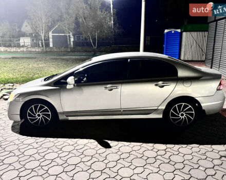 Серый Хонда Цивик, объемом двигателя 1.8 л и пробегом 316 тыс. км за 5750 $, фото 7 на Automoto.ua