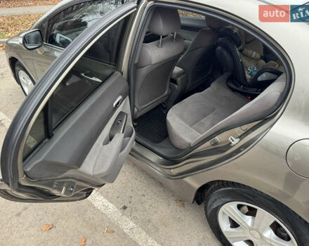 Сірий Хонда Сівік, об'ємом двигуна 1.34 л та пробігом 223 тис. км за 6300 $, фото 4 на Automoto.ua