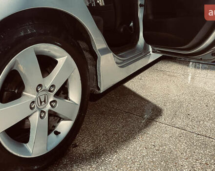 Серый Хонда Цивик, объемом двигателя 1.8 л и пробегом 199 тыс. км за 7500 $, фото 5 на Automoto.ua