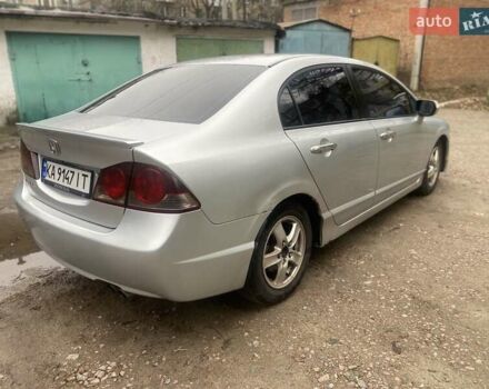 Серый Хонда Цивик, объемом двигателя 1.8 л и пробегом 250 тыс. км за 4800 $, фото 2 на Automoto.ua