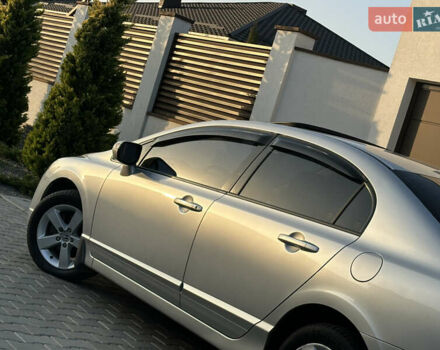 Серый Хонда Цивик, объемом двигателя 1.8 л и пробегом 176 тыс. км за 7999 $, фото 9 на Automoto.ua