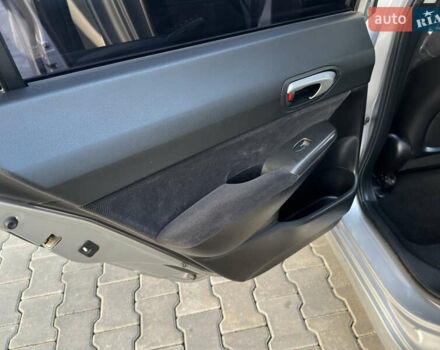 Серый Хонда Цивик, объемом двигателя 1.8 л и пробегом 176 тыс. км за 7999 $, фото 43 на Automoto.ua