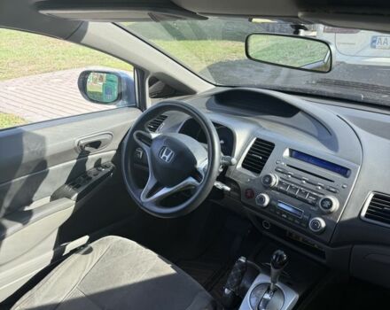 Серый Хонда Цивик, объемом двигателя 1.8 л и пробегом 180 тыс. км за 1900 $, фото 4 на Automoto.ua