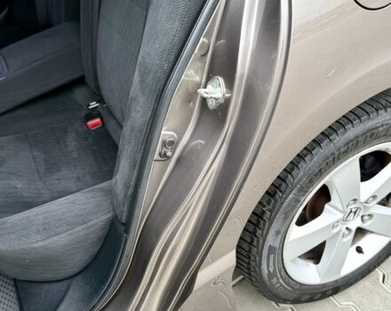 Хонда Цивик 2007 в Одессе на Automoto.ua Серый Хонда Цивик, объемом двигателя 1.8 л и пробегом 214 тыс. км за 7200 $, фото 11 на Automoto.ua