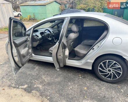 Серый Хонда Цивик, объемом двигателя 1.8 л и пробегом 316 тыс. км за 5750 $, фото 14 на Automoto.ua