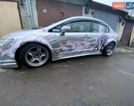 Серый Хонда Цивик, объемом двигателя 1.8 л и пробегом 185 тыс. км за 9000 $, фото 8 на Automoto.ua