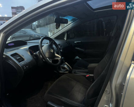 Серый Хонда Цивик, объемом двигателя 1.8 л и пробегом 207 тыс. км за 8150 $, фото 9 на Automoto.ua