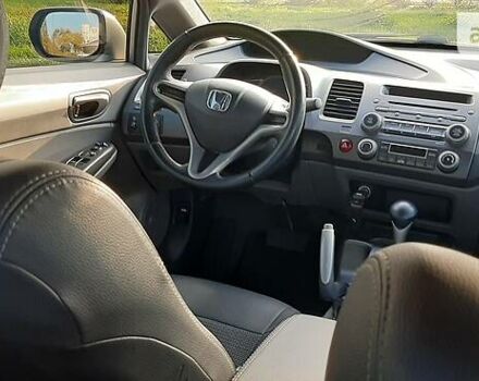 Серый Хонда Цивик, объемом двигателя 1.8 л и пробегом 200 тыс. км за 7600 $, фото 11 на Automoto.ua