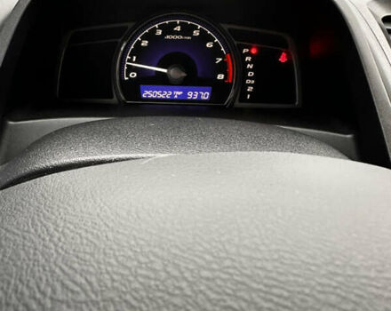 Серый Хонда Цивик, объемом двигателя 1.8 л и пробегом 250 тыс. км за 5700 $, фото 23 на Automoto.ua