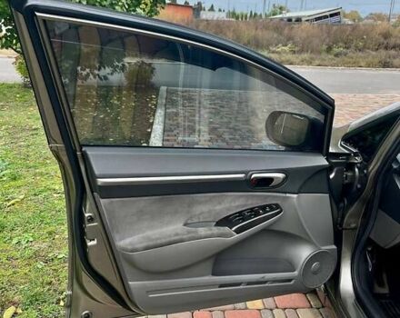 Серый Хонда Цивик, объемом двигателя 1.8 л и пробегом 268 тыс. км за 5800 $, фото 32 на Automoto.ua