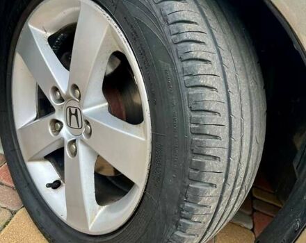 Серый Хонда Цивик, объемом двигателя 1.8 л и пробегом 268 тыс. км за 5800 $, фото 2 на Automoto.ua