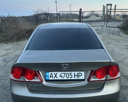 Серый Хонда Цивик, объемом двигателя 1.8 л и пробегом 232 тыс. км за 5000 $, фото 6 на Automoto.ua