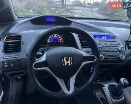 Серый Хонда Цивик, объемом двигателя 1.8 л и пробегом 232 тыс. км за 5000 $, фото 13 на Automoto.ua