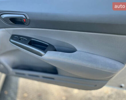 Серый Хонда Цивик, объемом двигателя 1.8 л и пробегом 234 тыс. км за 7300 $, фото 32 на Automoto.ua