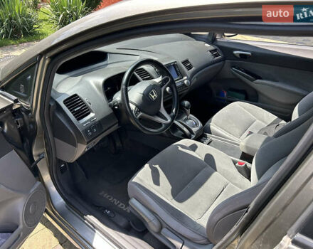 Серый Хонда Цивик, объемом двигателя 1.3 л и пробегом 215 тыс. км за 5500 $, фото 12 на Automoto.ua