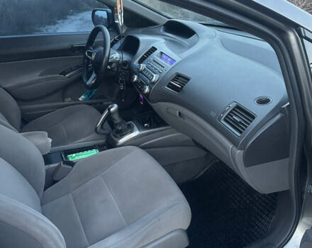 Серый Хонда Цивик, объемом двигателя 1.8 л и пробегом 232 тыс. км за 5000 $, фото 11 на Automoto.ua