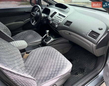 Серый Хонда Цивик, объемом двигателя 1.8 л и пробегом 267 тыс. км за 5700 $, фото 9 на Automoto.ua