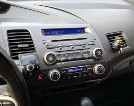 Сірий Хонда Сівік, об'ємом двигуна 1.3 л та пробігом 260 тис. км за 4150 $, фото 9 на Automoto.ua