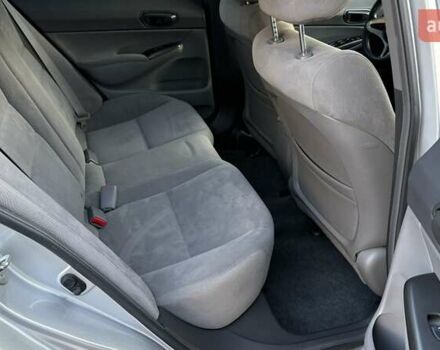 Серый Хонда Цивик, объемом двигателя 1.8 л и пробегом 156 тыс. км за 8953 $, фото 6 на Automoto.ua