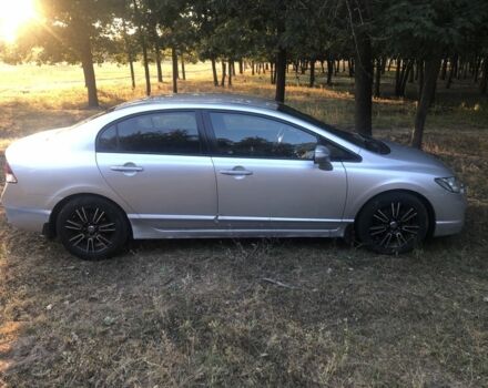 Хонда Цивик 2008 в Малине на Automoto.ua Серый Хонда Цивик, объемом двигателя 1.8 л и пробегом 330 тыс. км за 5850 $, фото 2 на Automoto.ua