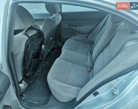 Серый Хонда Цивик, объемом двигателя 1.8 л и пробегом 214 тыс. км за 6800 $, фото 5 на Automoto.ua