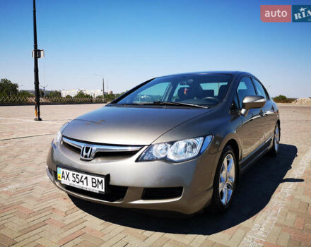 Сірий Хонда Сівік, об'ємом двигуна 1.8 л та пробігом 105 тис. км за 7200 $, фото 1 на Automoto.ua