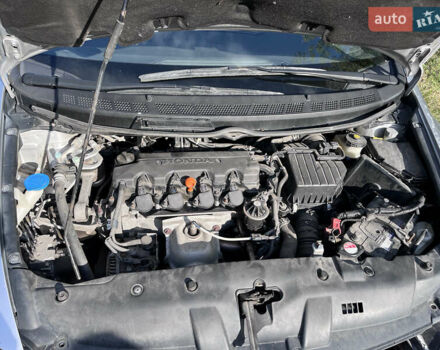 Сірий Хонда Сівік, об'ємом двигуна 1.8 л та пробігом 193 тис. км за 2000 $, фото 2 на Automoto.ua