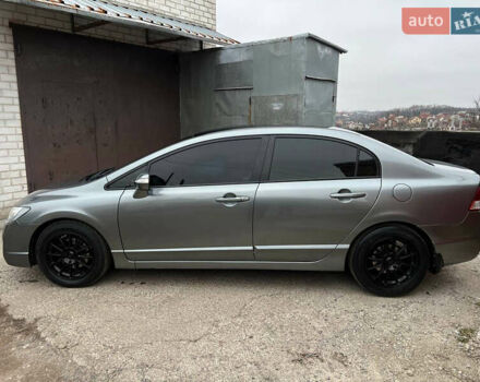 Серый Хонда Цивик, объемом двигателя 1.8 л и пробегом 267 тыс. км за 5700 $, фото 1 на Automoto.ua