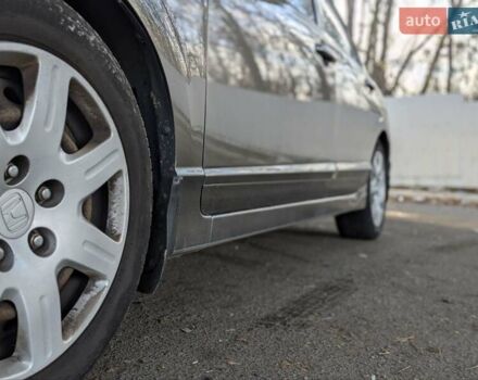 Серый Хонда Цивик, объемом двигателя 1.8 л и пробегом 232 тыс. км за 6300 $, фото 4 на Automoto.ua