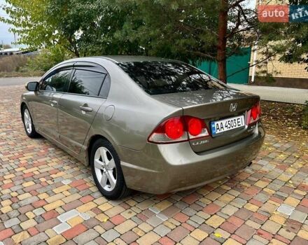 Серый Хонда Цивик, объемом двигателя 1.8 л и пробегом 268 тыс. км за 5800 $, фото 7 на Automoto.ua