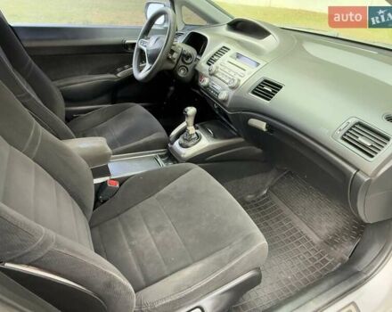 Сірий Хонда Сівік, об'ємом двигуна 1.8 л та пробігом 378 тис. км за 4900 $, фото 39 на Automoto.ua