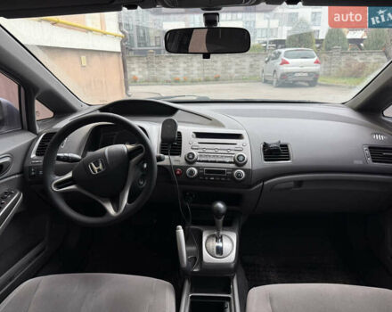 Серый Хонда Цивик, объемом двигателя 1.8 л и пробегом 180 тыс. км за 4700 $, фото 2 на Automoto.ua